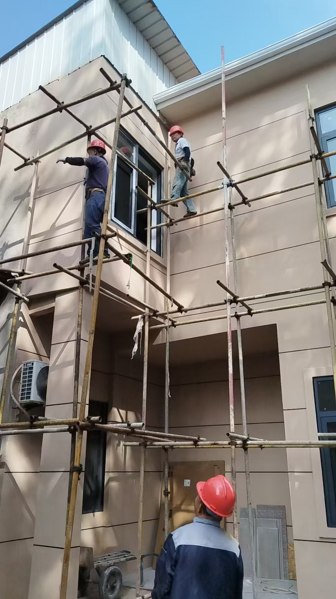 龙德轻钢建筑